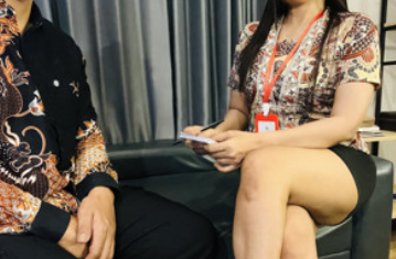 Pegawai Bank Cantik Yang Baik Hati Kepada Nasabah Rela Berikan Memek Gratis