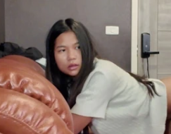 Pretty 19 Year Old Thai Girl Gets a Huge Cock From White and Gets a Facial