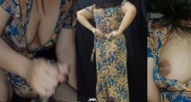 Cewek sange ini lagi asik muasin memeknya pakai kimono sampai muncrat berkali-kali