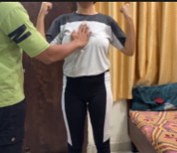 Adik tiri terlambat ke gym. Hanya beberapa menit tersisa untuk pemanasan…