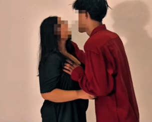 Seorang Wanita Cantik Di Ajak Ngewe Sama Abang Sendiri Sampai Crot