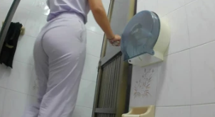 Perawat merekam kamera mesum kencing
